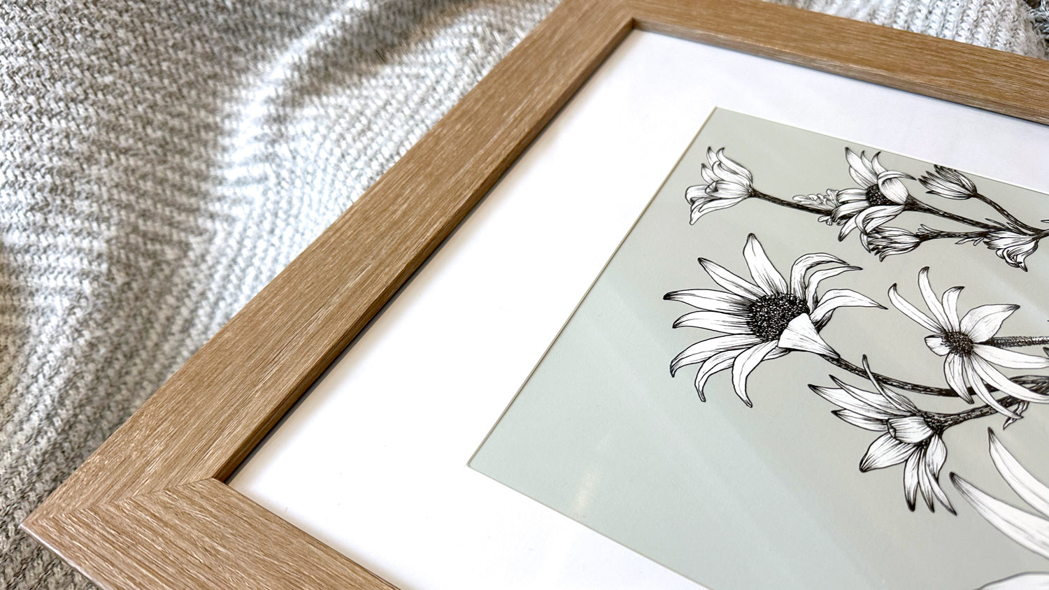 Frianki Oak Frame with Light Green Flannel Flower artwork
