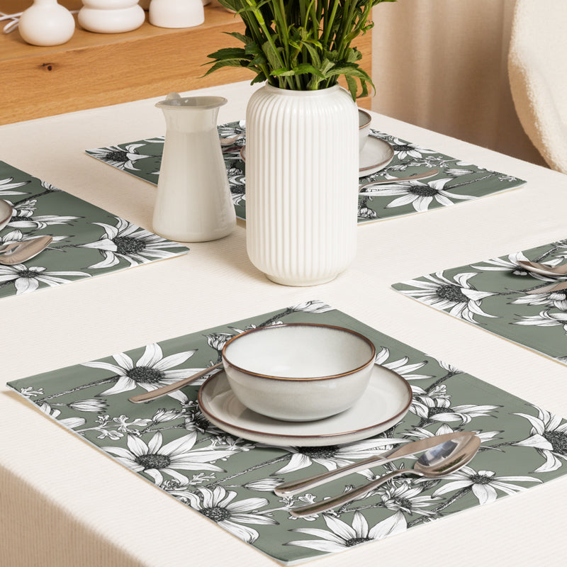 Fabric Placemat Set | Flannel Flowers Design
