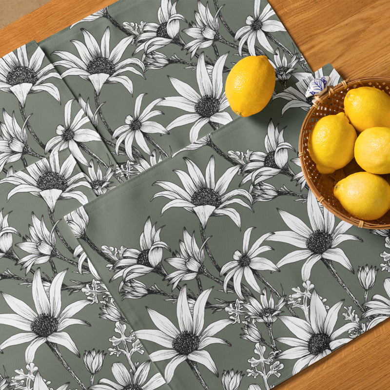 Fabric Placemat Set | Flannel Flowers Design
